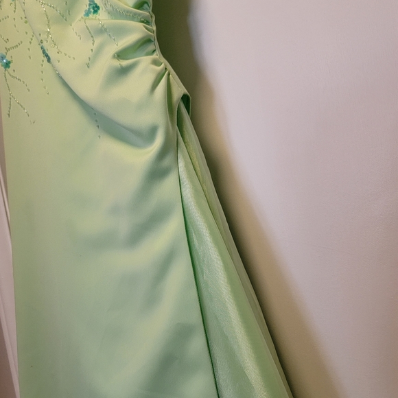 Prom Dress - Picture 2 of 6